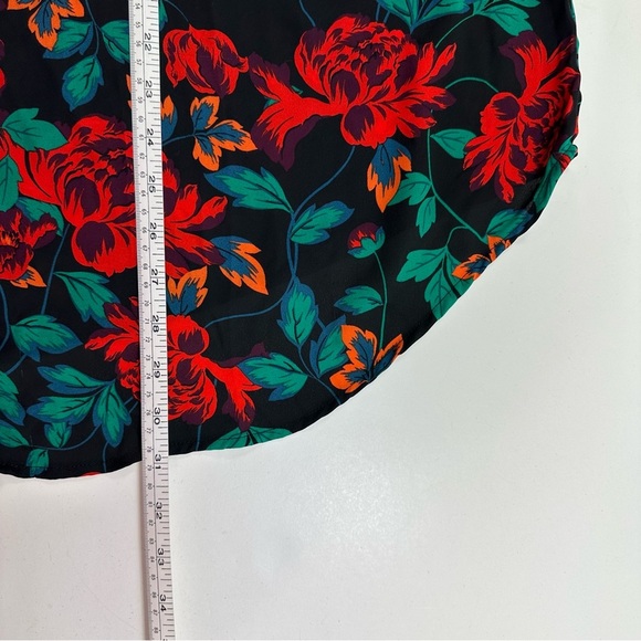 NWOT Torrid 3 Red Chiffon Floral Blouse Woman’s Plus 3X Long Sleeve Pleated - Picture 7 of 9